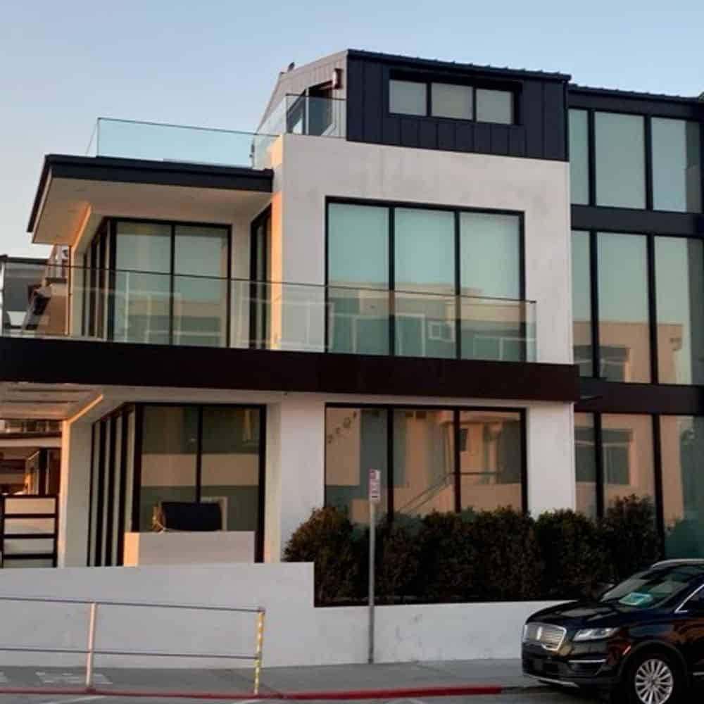 HOA & Multi-Family Property Washing image